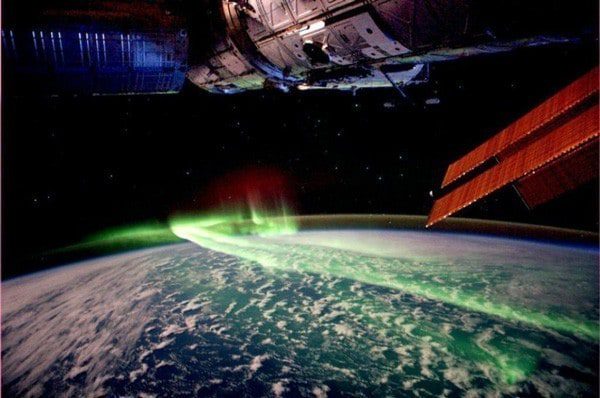 -Incredible when seen from Earth, the beauty of the Aurora Borealis could only be overcome if it is possible, by an image from space, like the one below taken from the International Space Station orbiting Earth. 