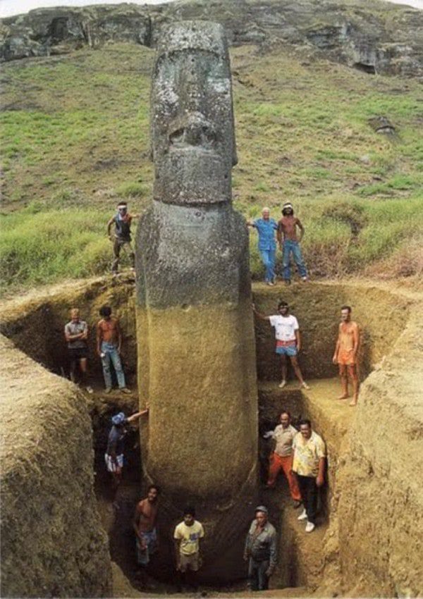 easter-island-statue-bodies-2