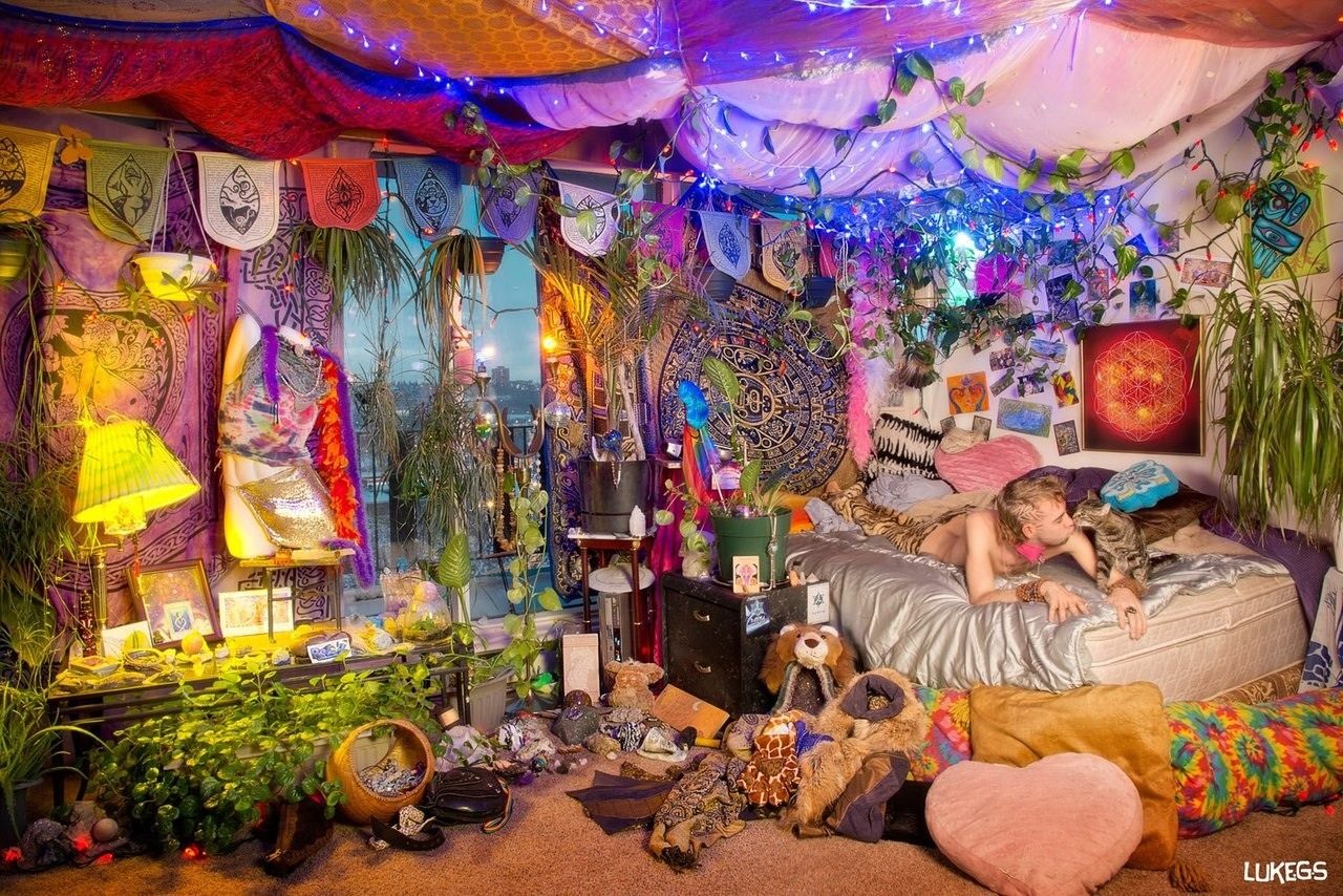 Make Your Room Ethereal With A Psychedelic Tapestry Sociedelic