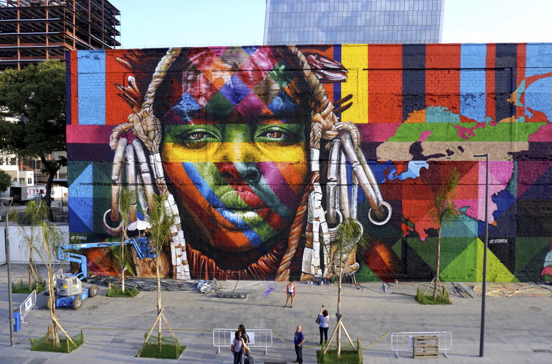 ethnicities art by Eduardo Kobra